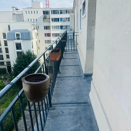 La Maison Du Bonheur A Charonne * París