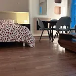 아파트 La Maison Du Bonheur A Charonne *